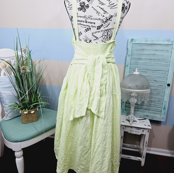 Ava & Viv Plus Size Lime Green Smocked Midi Dress NWOT - Picture 7 of 10